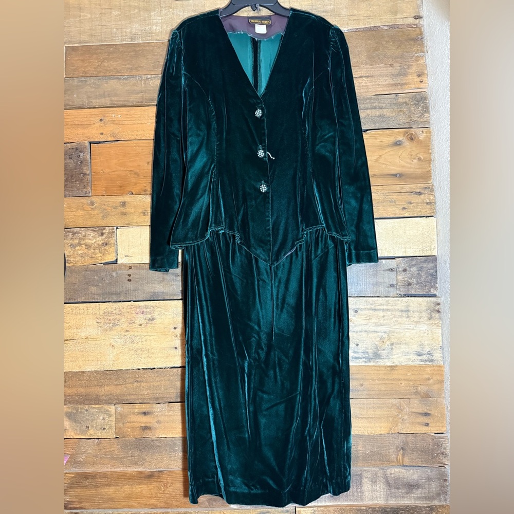 Vintage Taurus Nites Petite Sz 8 Two Piece Skirt and Top Green Velvet Like ILGWU